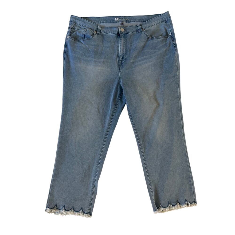 Light Wash Scallop Hem High Rise Jeans Plus Sz 20W Cottagecore